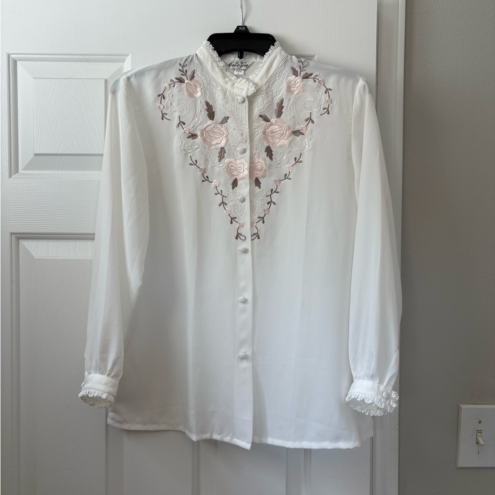 Elegant White Floral Embroidered Blouse